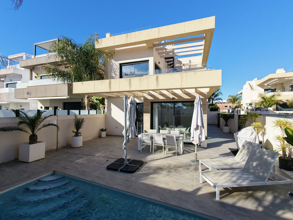 Huis te koop in Los Montesinos | 3 slaapkamers H5292274