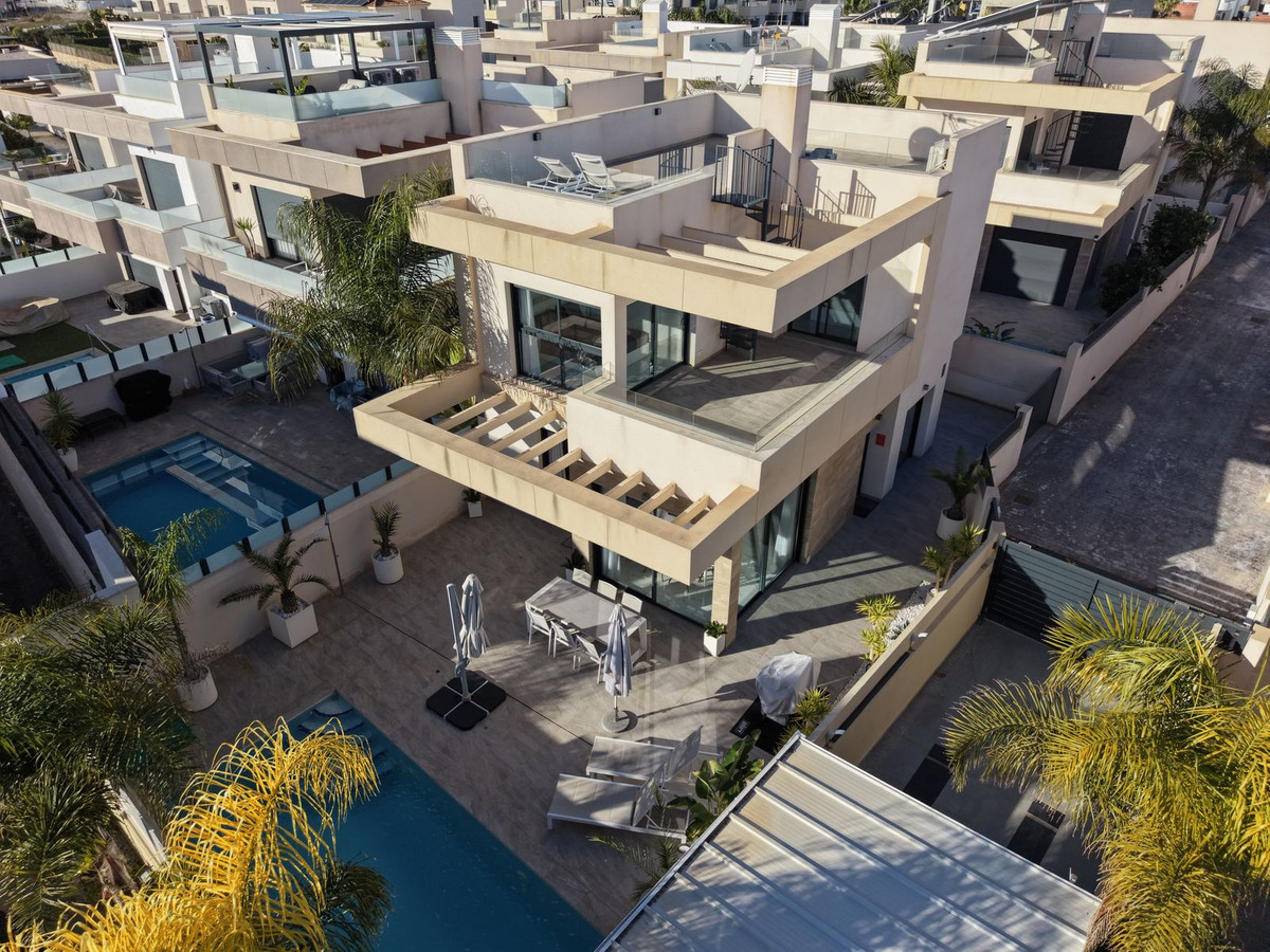 Huis te koop in Los Montesinos | 3 slaapkamers H5292274