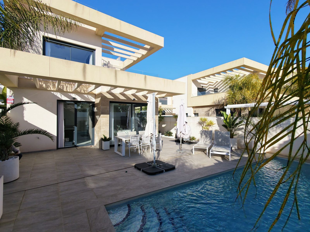 Huis te koop in Los Montesinos | 3 slaapkamers H5292274