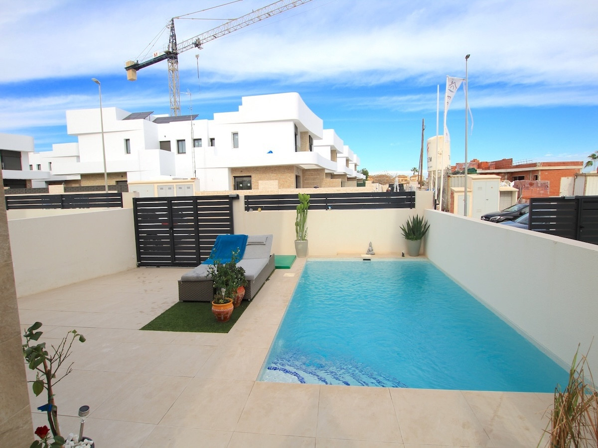 Huis te koop in Los Montesinos | 3 slaapkamers H5303191