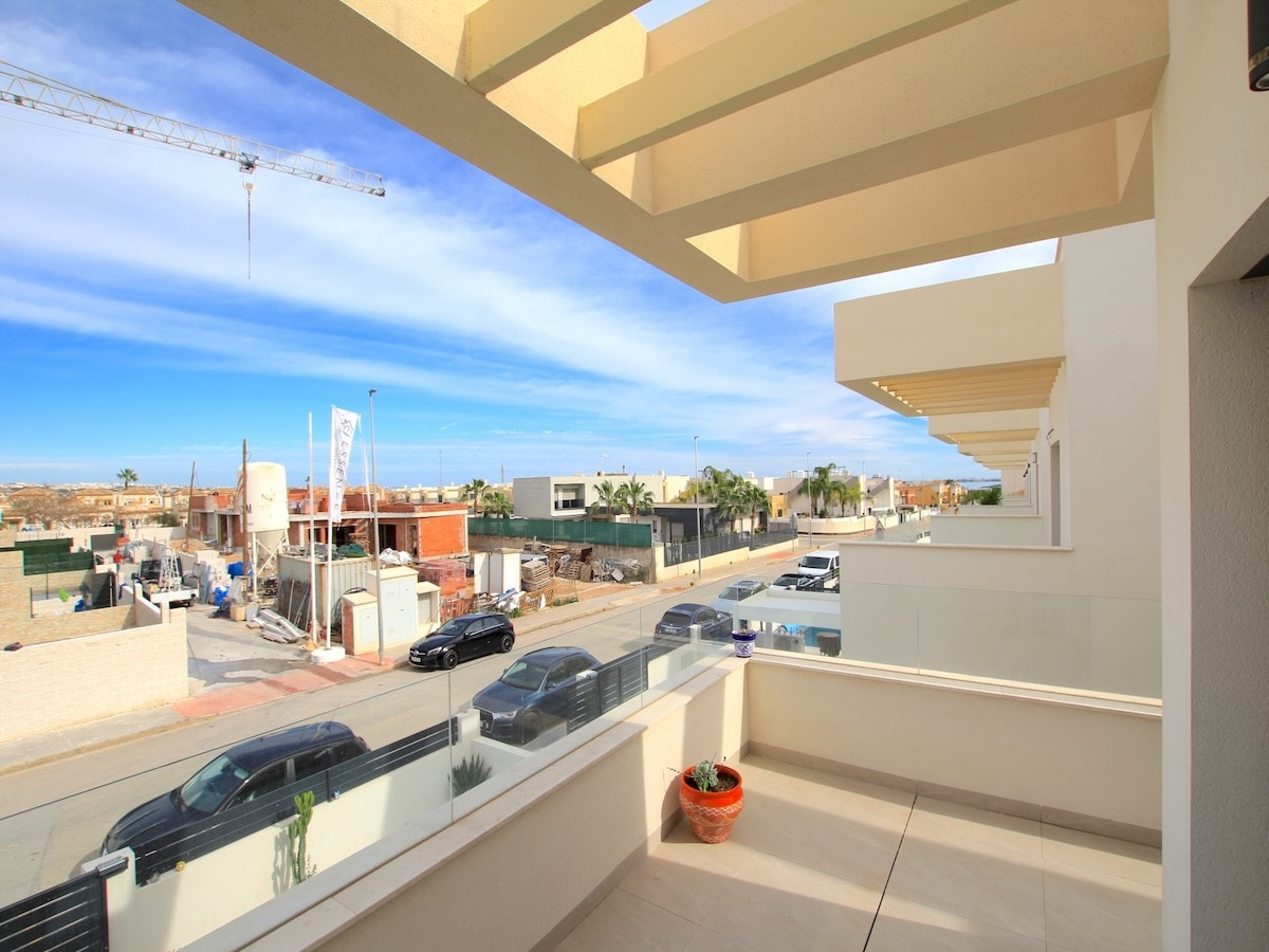 Huis te koop in Los Montesinos | 3 slaapkamers H5303191