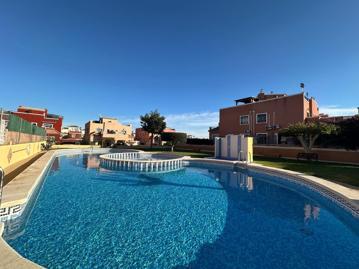 Huis te koop in Los Montesinos | 3 slaapkamers H5315458