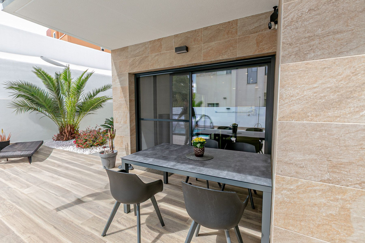 Huis te koop in Los Montesinos | 2 slaapkamers H5378398