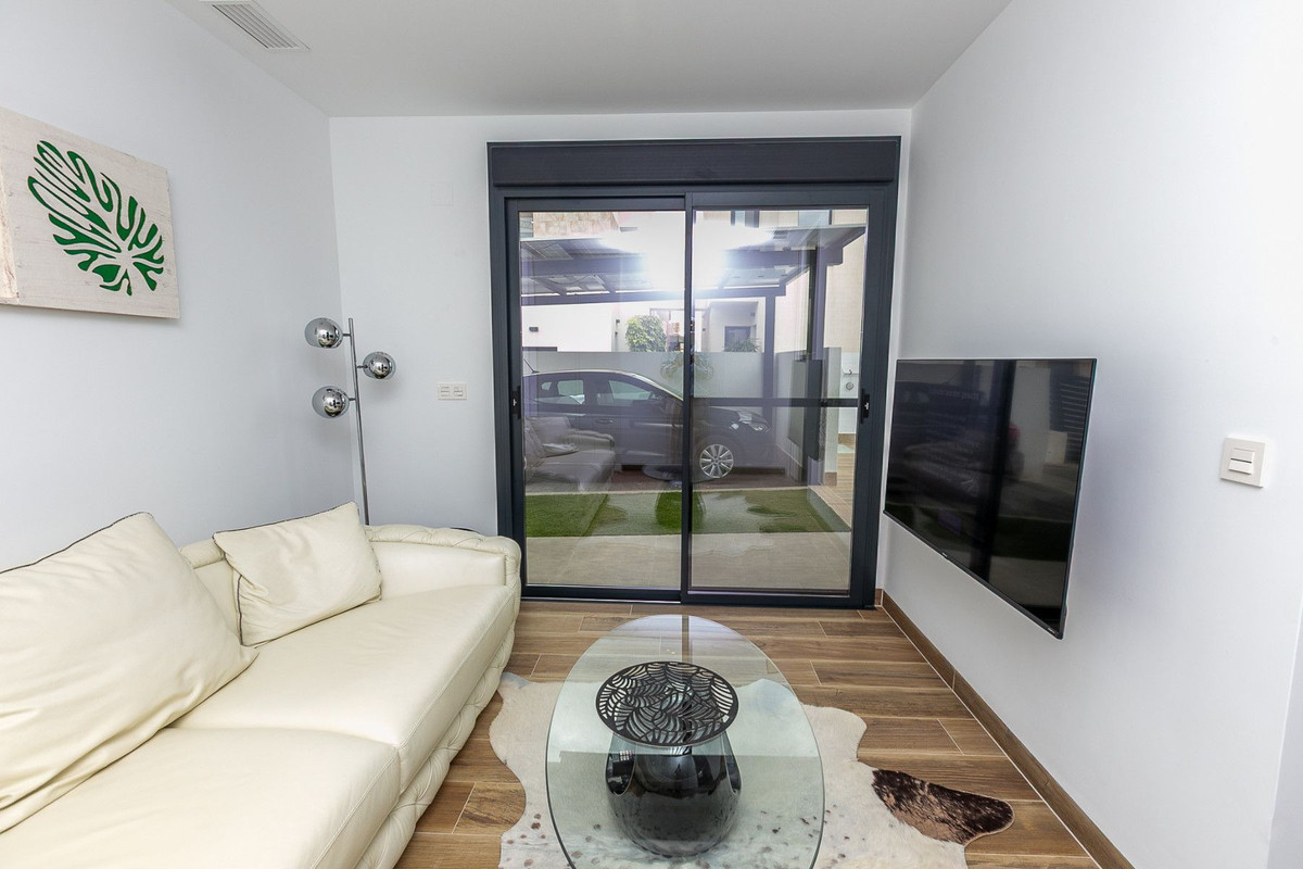 Huis te koop in Los Montesinos | 2 slaapkamers H5378398