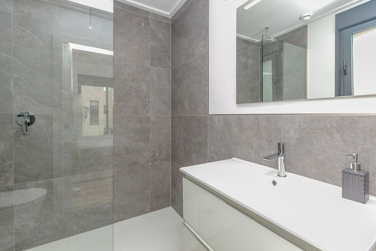 Huis te koop in Los Montesinos | 2 slaapkamers H5378398