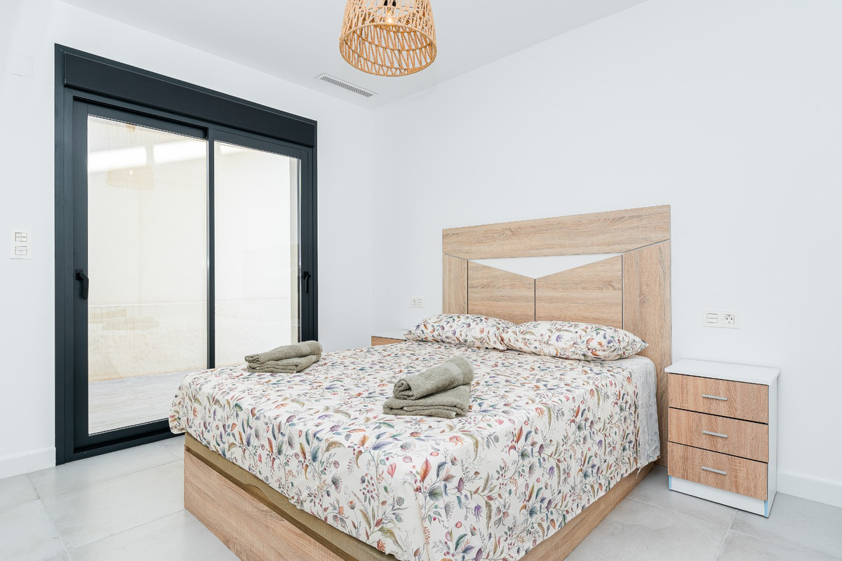 Huis te koop in Los Montesinos | 3 slaapkamers H5400874