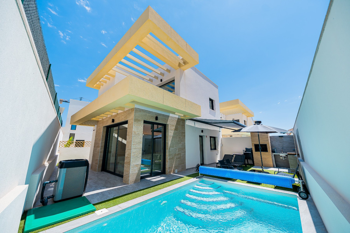 Huis te koop in Los Montesinos | 3 slaapkamers H5400874