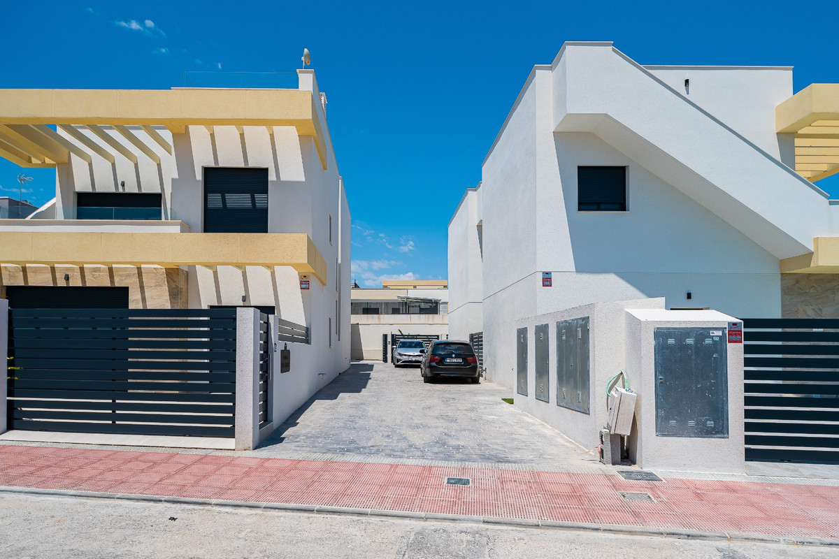 Huis te koop in Los Montesinos | 3 slaapkamers H5400874