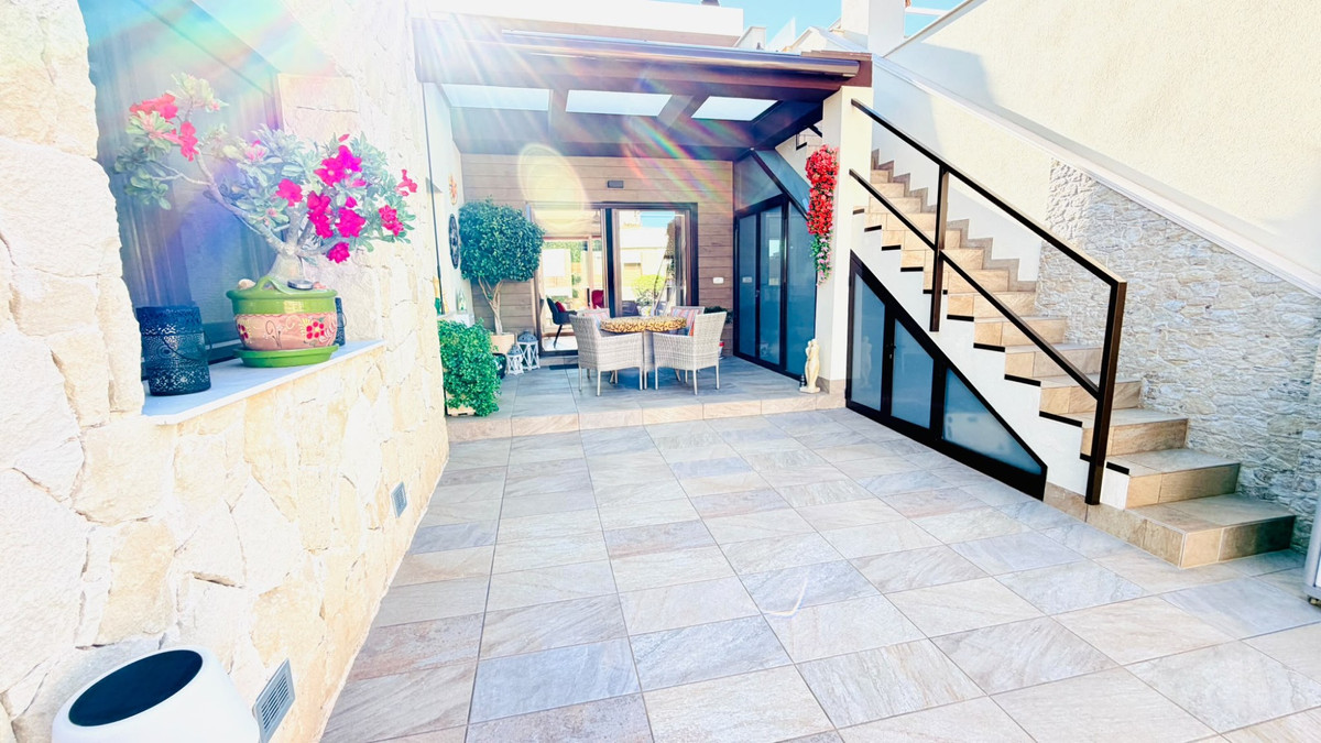 Huis te koop in Los Montesinos | 3 slaapkamers H5497093