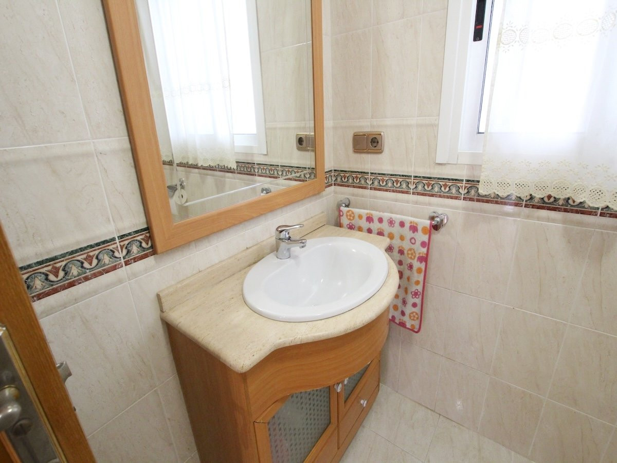 Huis te koop in Los Palacios | 3 slaapkamers H5400325