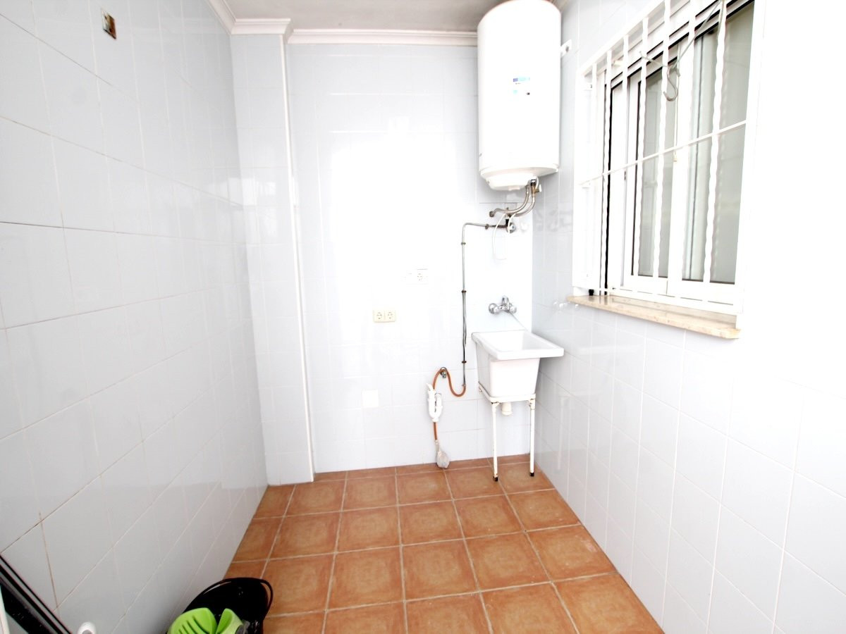 Huis te koop in Los Palacios | 3 slaapkamers H5400325