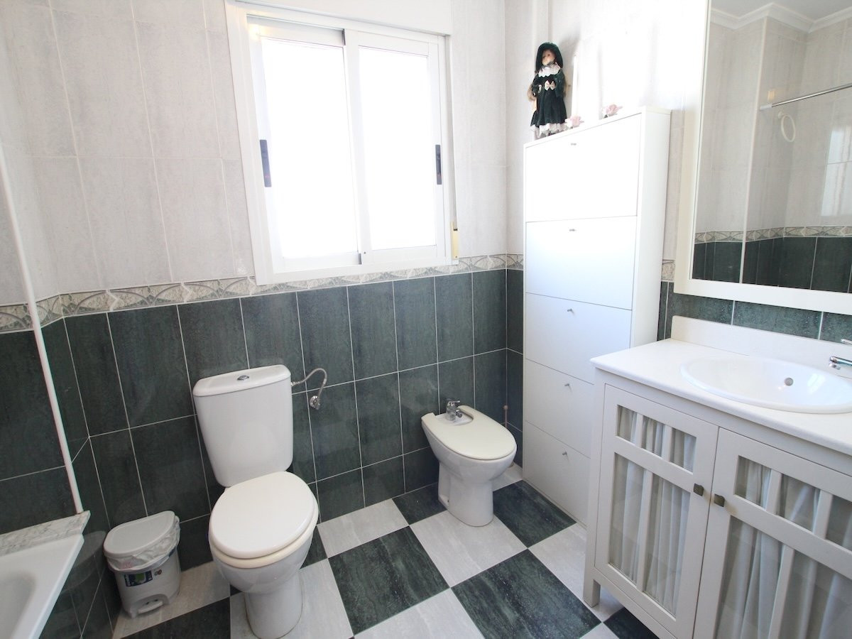 Huis te koop in Los Palacios | 3 slaapkamers H5400325