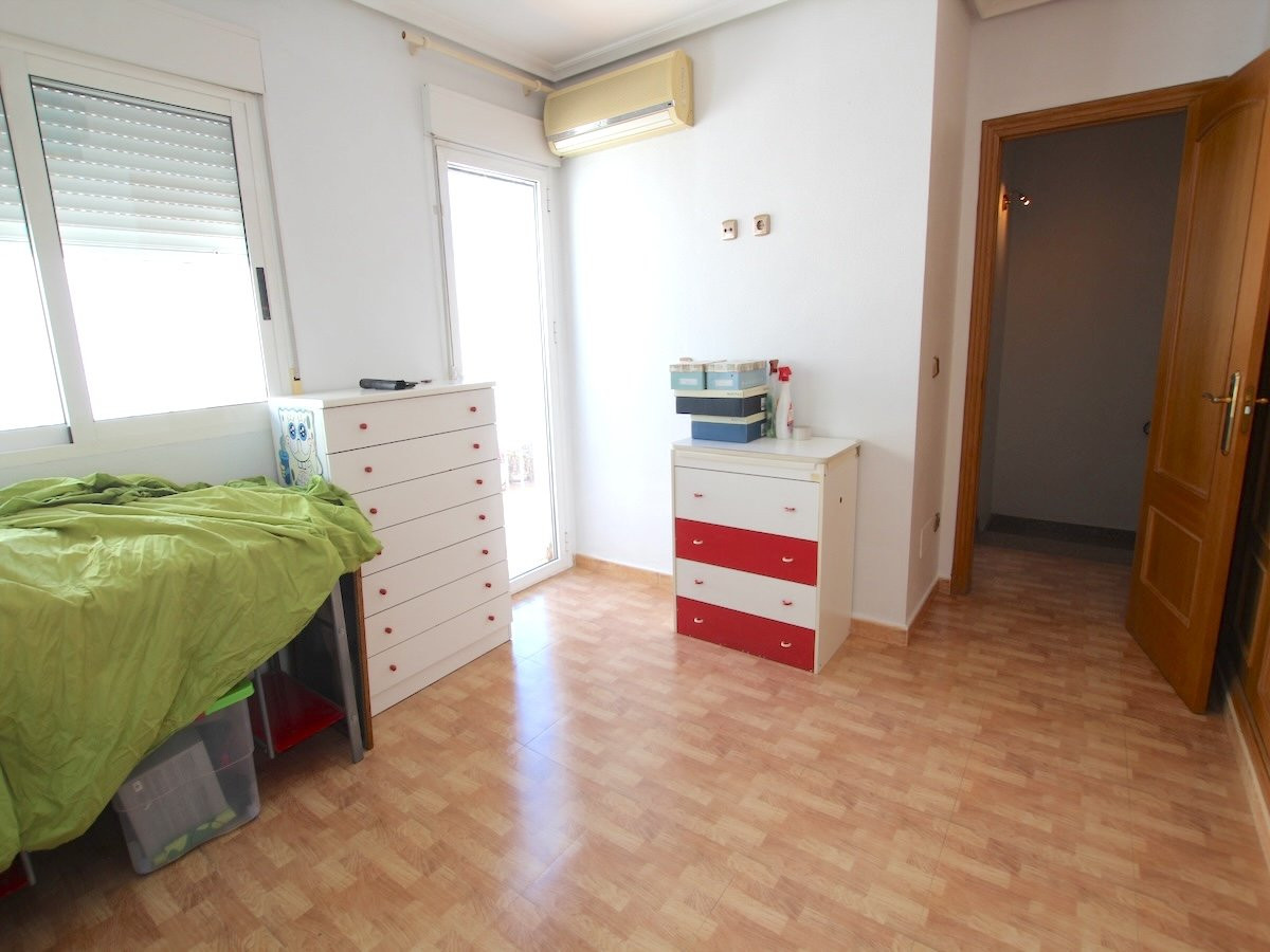 Huis te koop in Los Palacios | 3 slaapkamers H5400325