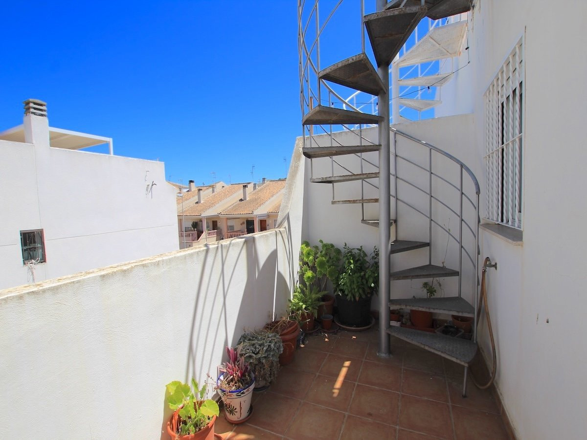 Huis te koop in Los Palacios | 3 slaapkamers H5400325
