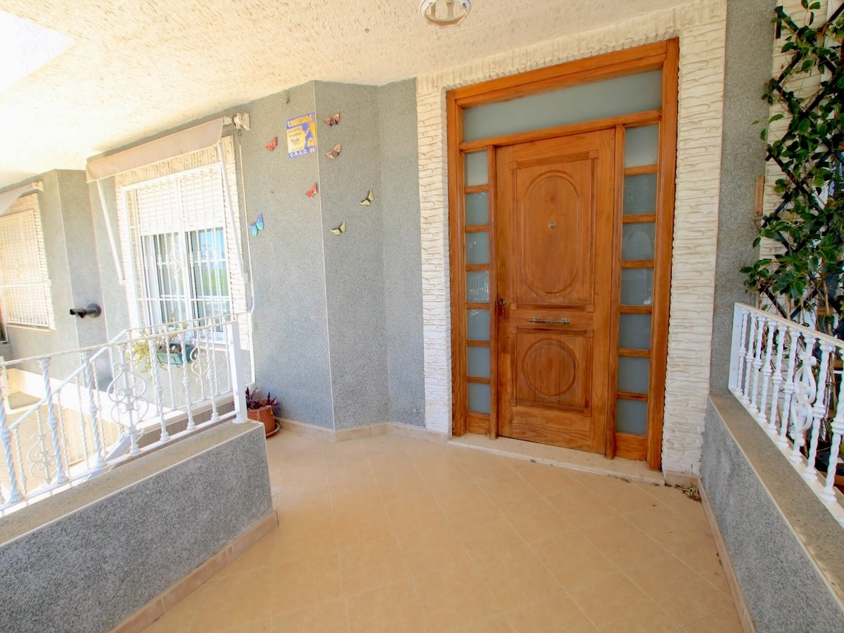 Huis te koop in Los Palacios | 3 slaapkamers H5400325