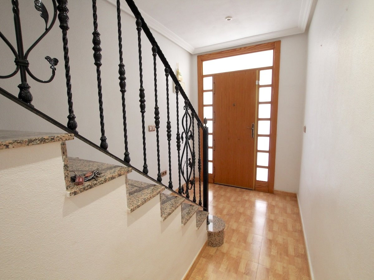 Huis te koop in Los Palacios | 3 slaapkamers H5400325