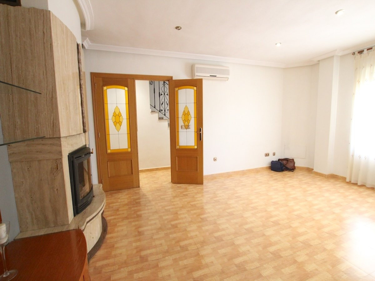 Huis te koop in Los Palacios | 3 slaapkamers H5400325