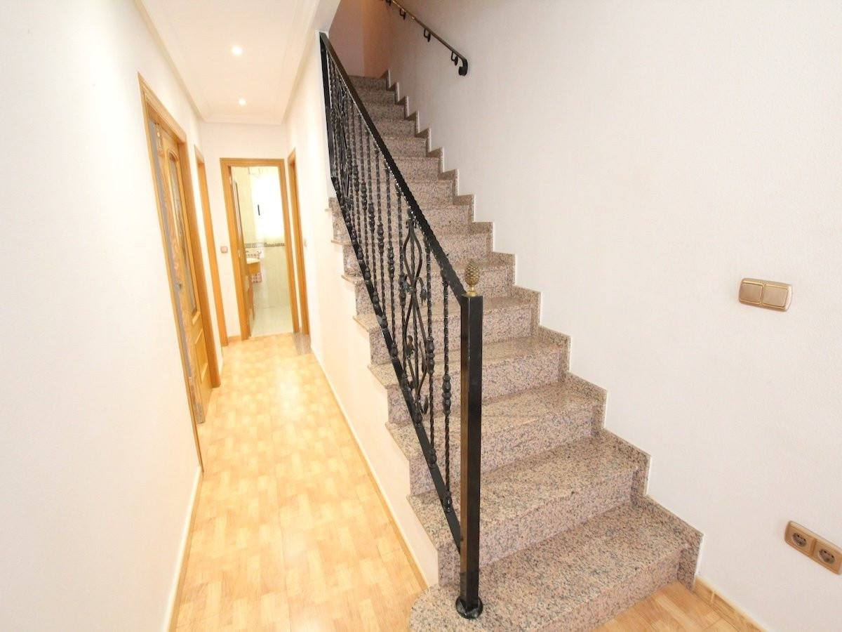 Huis te koop in Los Palacios | 3 slaapkamers H5400325