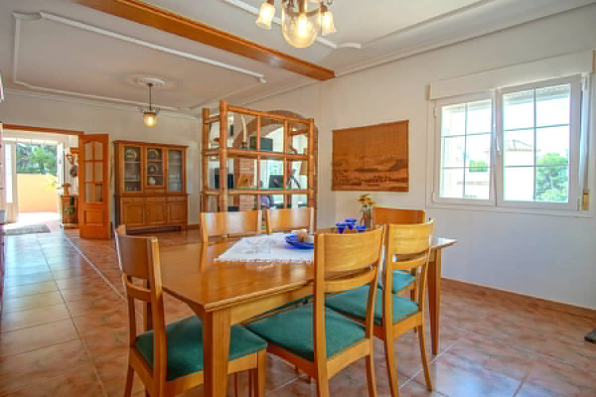 Huis te koop in Los Pinos | 5 slaapkamers H5114806