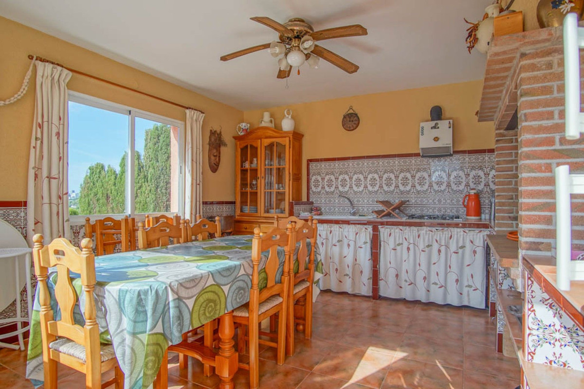 Huis te koop in Los Pinos | 5 slaapkamers H5114806