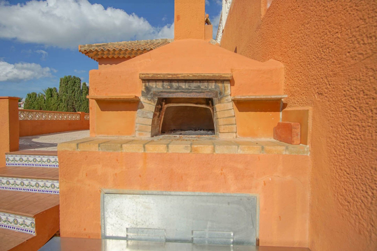 Huis te koop in Los Pinos | 5 slaapkamers H5114806