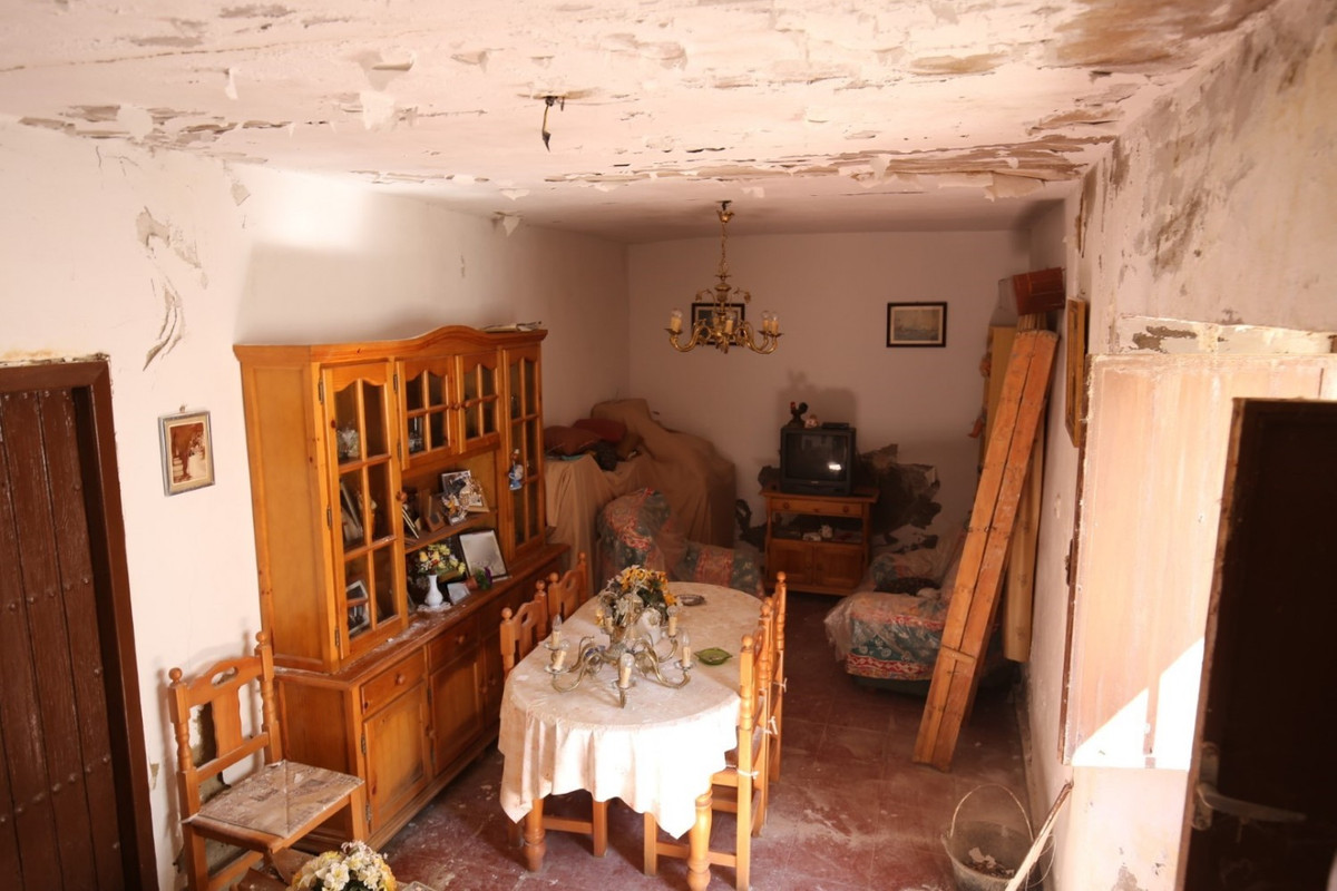 Semi-Vrijstaande Villa in Macharaviaya-3