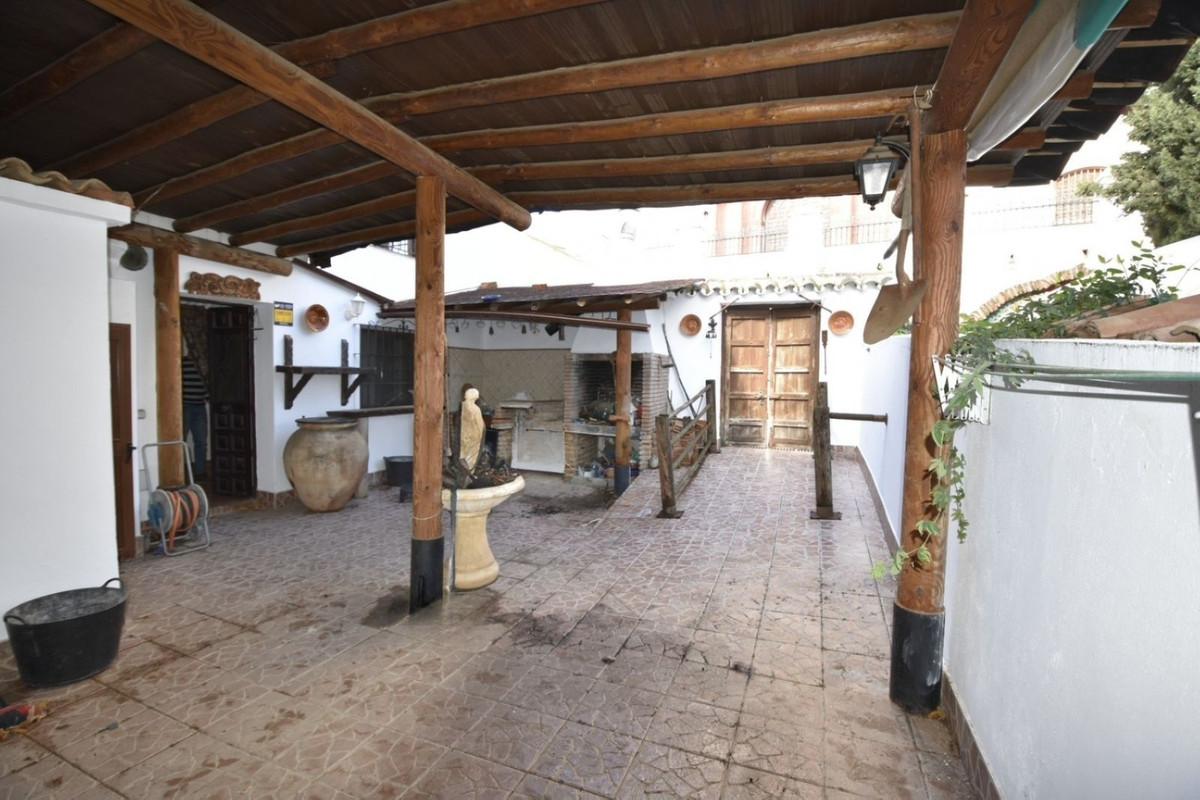 Semi-Vrijstaande Villa in Macharaviaya-1