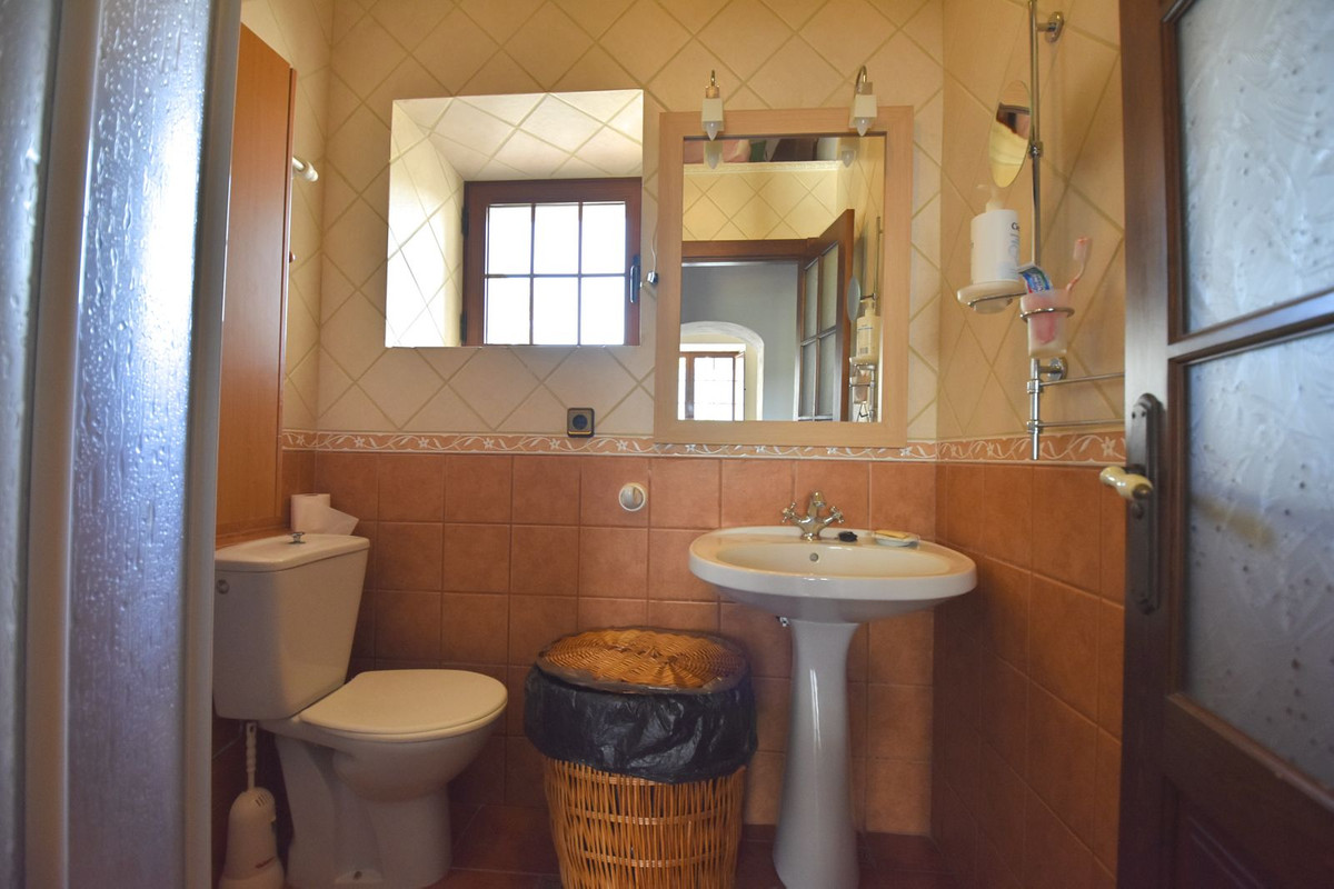 Semi-Vrijstaande Villa in Macharaviaya-12