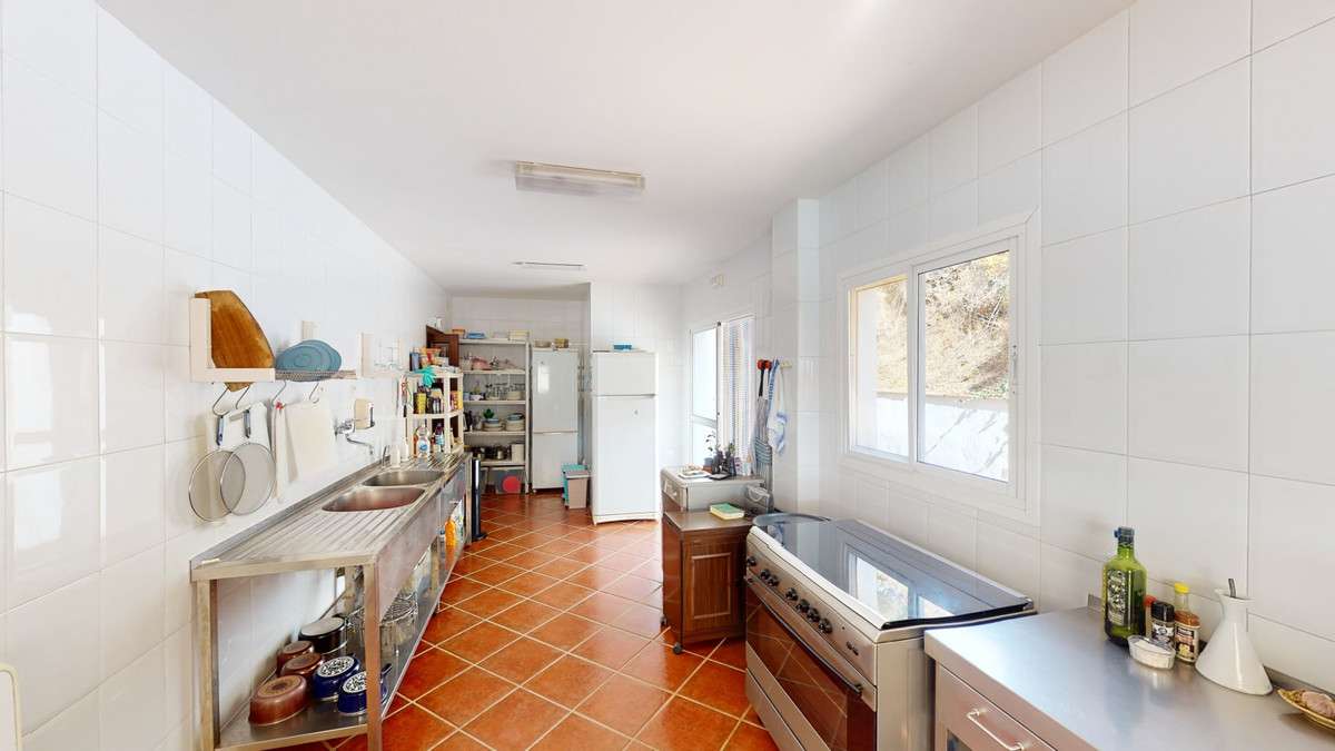 Huis te koop in Macharaviaya | 7 slaapkamers H5123257