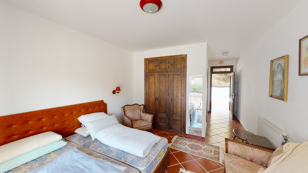Huis te koop in Macharaviaya | 7 slaapkamers H5123257