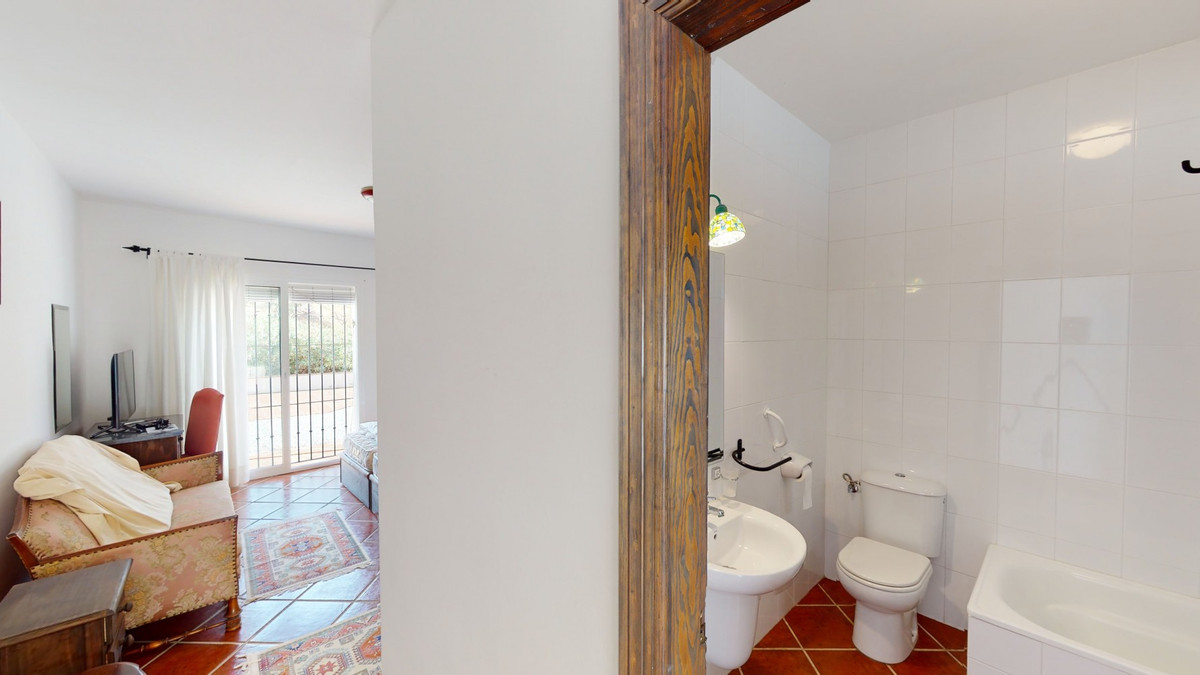 Huis te koop in Macharaviaya | 7 slaapkamers H5123257
