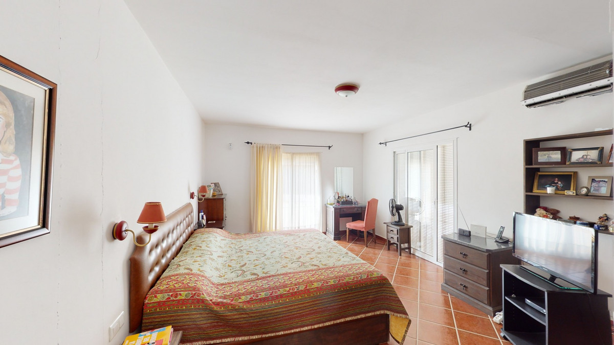 Huis te koop in Macharaviaya | 7 slaapkamers H5123257