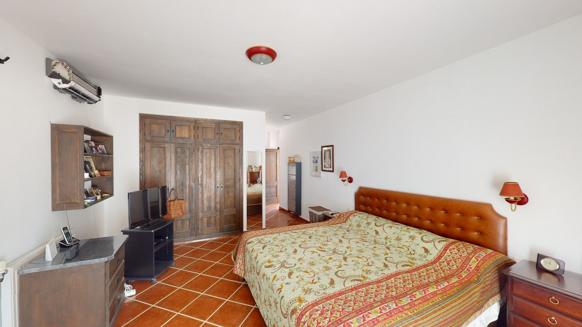 Huis te koop in Macharaviaya | 7 slaapkamers H5123257