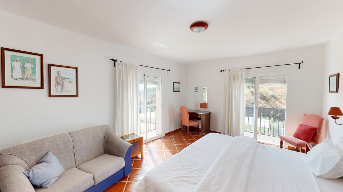Huis te koop in Macharaviaya | 7 slaapkamers H5123257