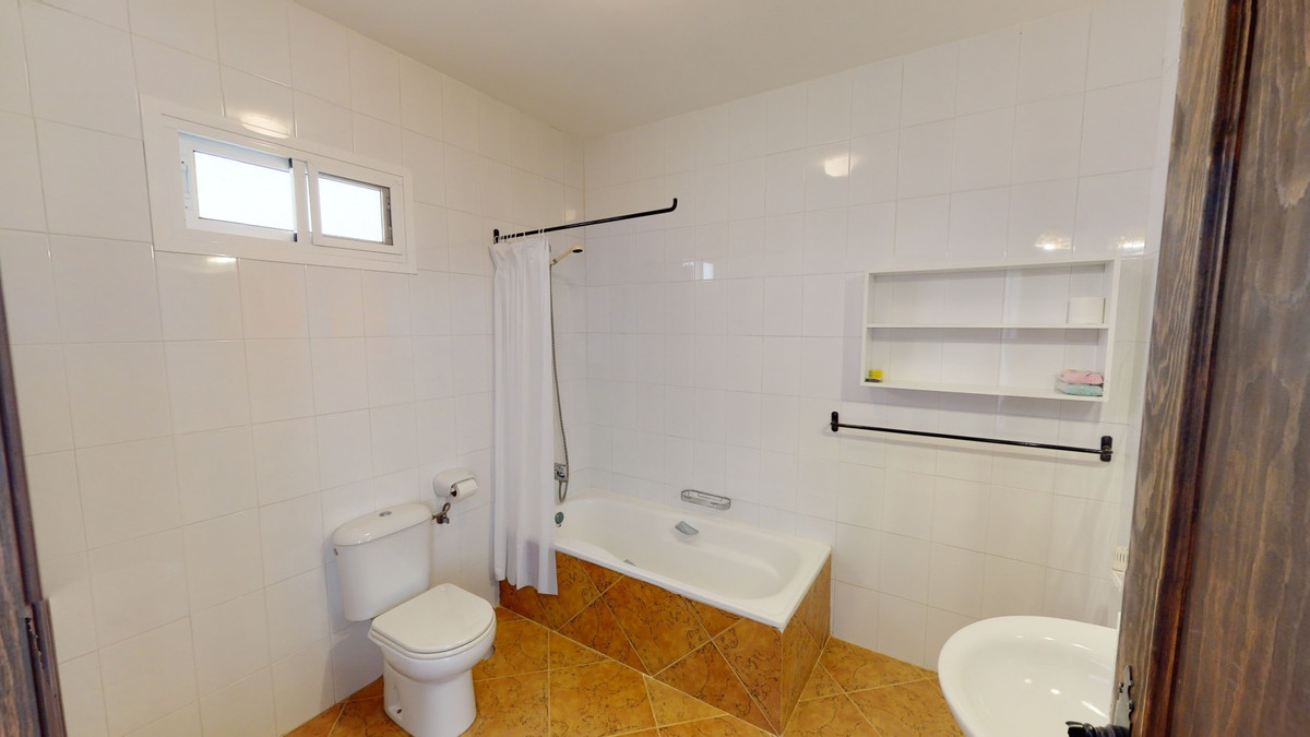 Huis te koop in Macharaviaya | 7 slaapkamers H5123257