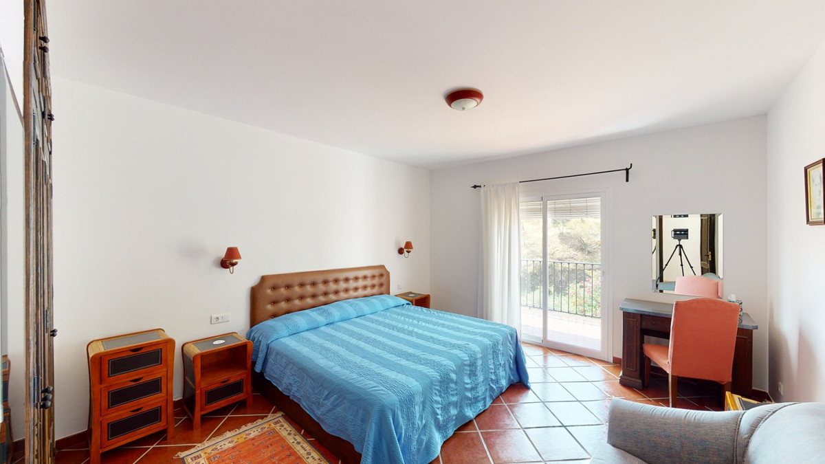 Huis te koop in Macharaviaya | 7 slaapkamers H5123257