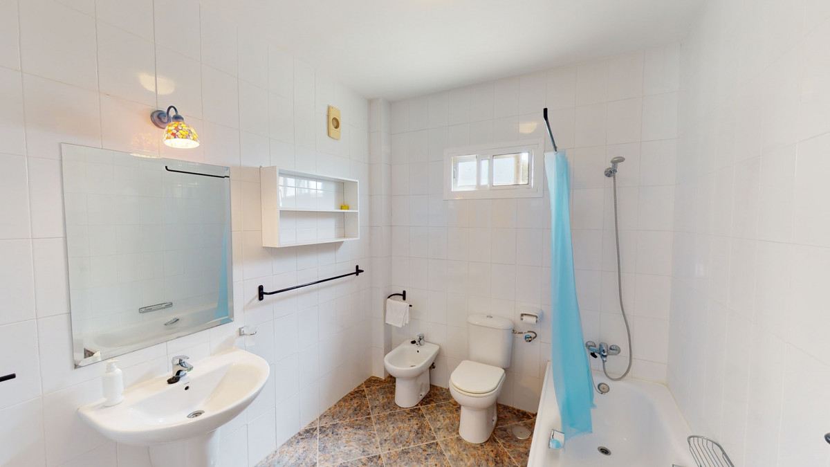 Huis te koop in Macharaviaya | 7 slaapkamers H5123257