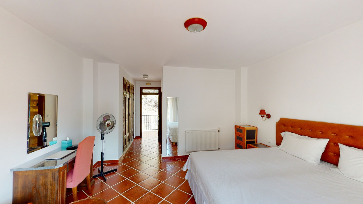 Huis te koop in Macharaviaya | 7 slaapkamers H5123257