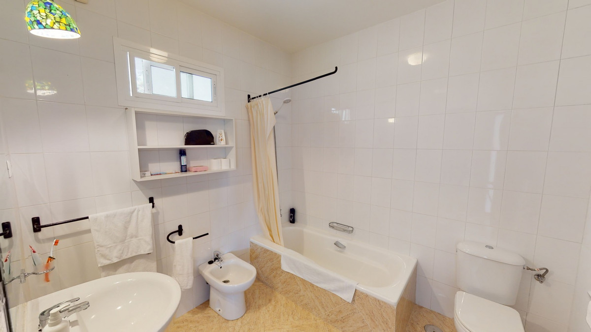 Huis te koop in Macharaviaya | 7 slaapkamers H5123257