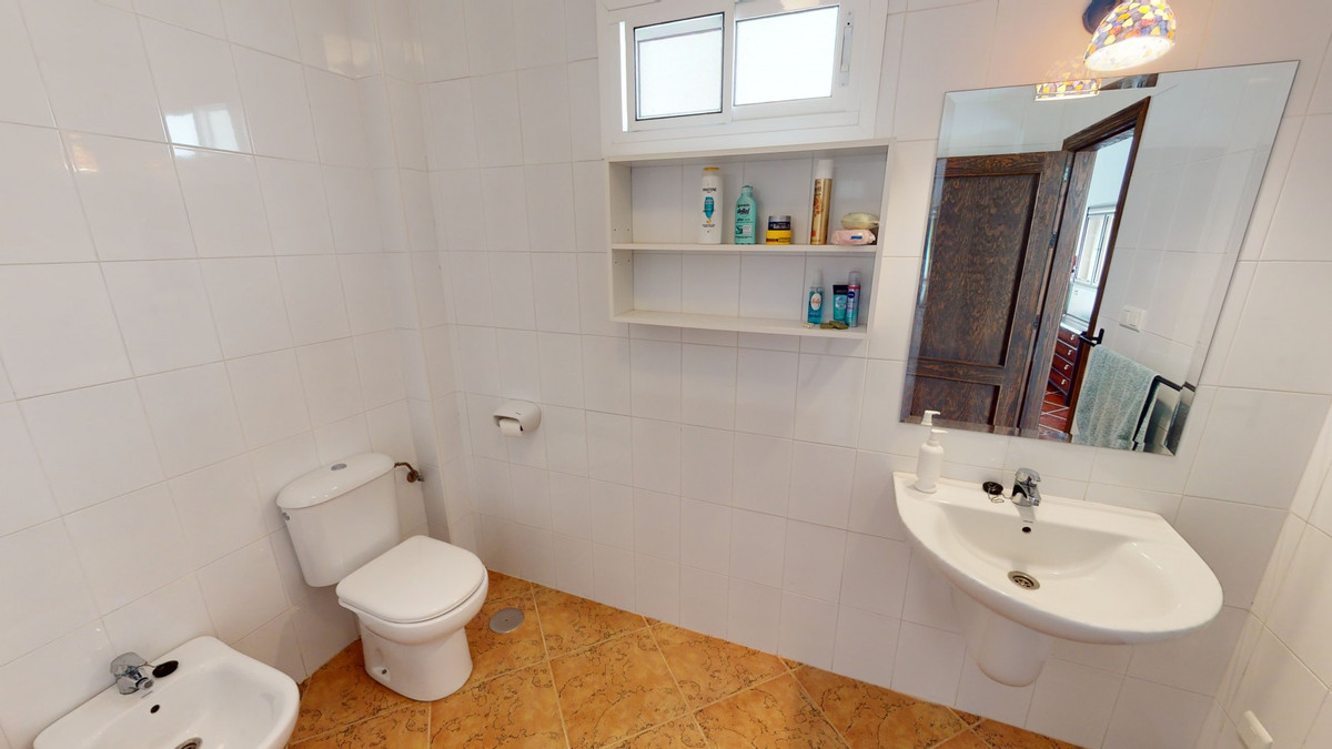 Huis te koop in Macharaviaya | 7 slaapkamers H5123257