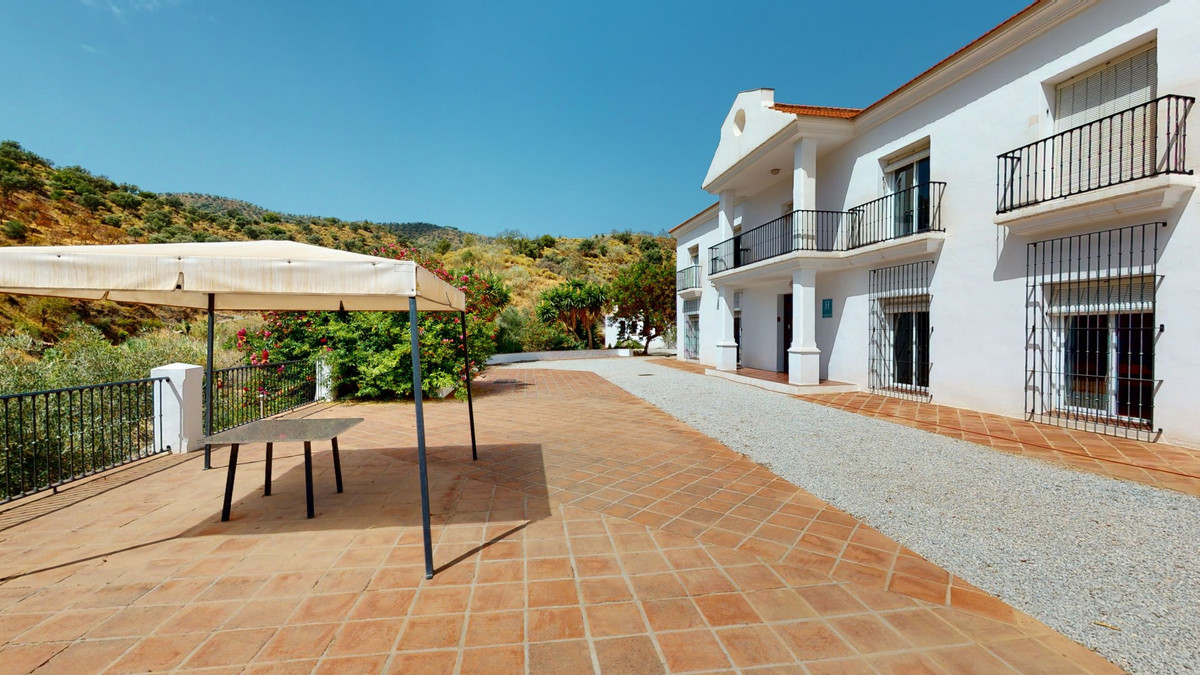 Huis te koop in Macharaviaya | 7 slaapkamers H5123257