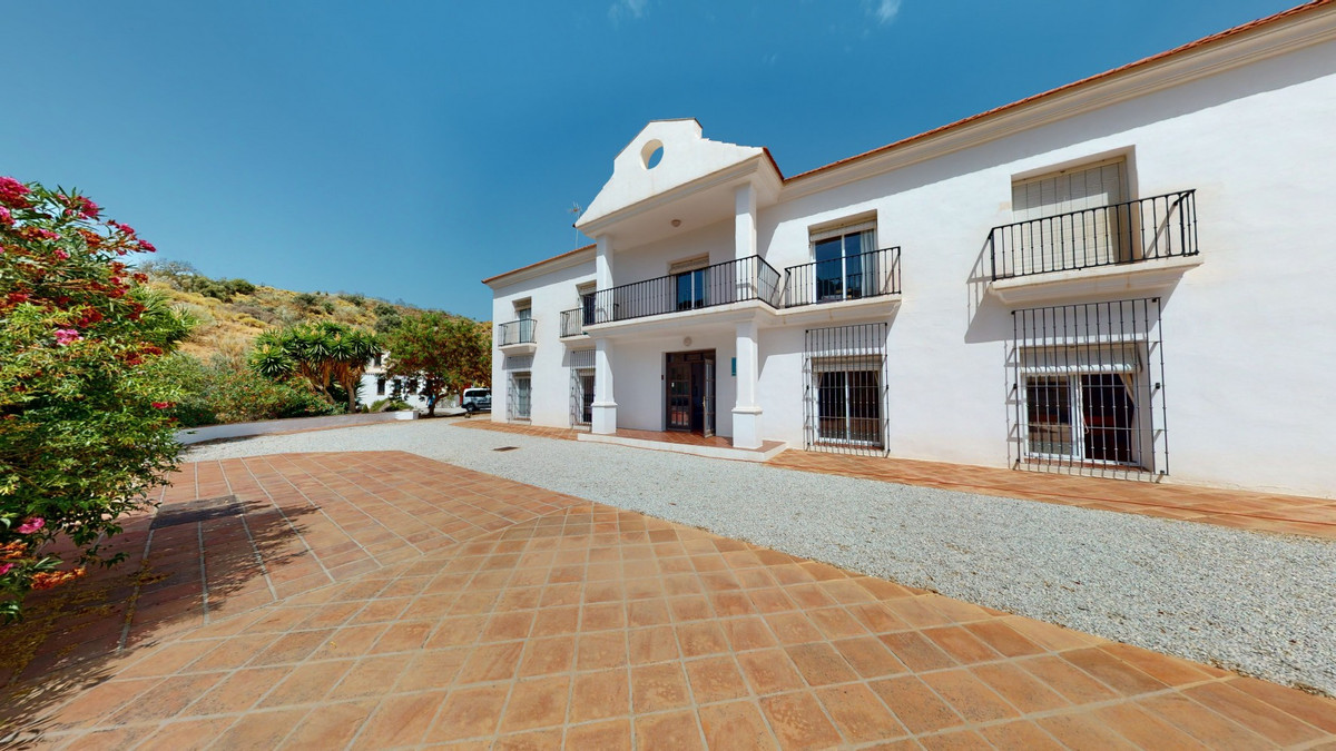 Huis te koop in Macharaviaya | 7 slaapkamers H5123257