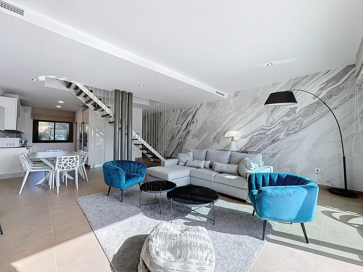 Huis te koop in Manilva | 4 slaapkamers H5027182