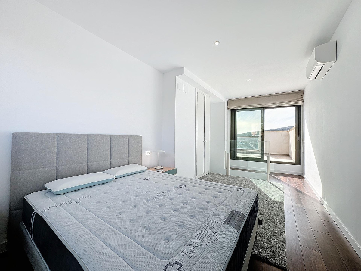 Huis te koop in Manilva | 4 slaapkamers H5027182