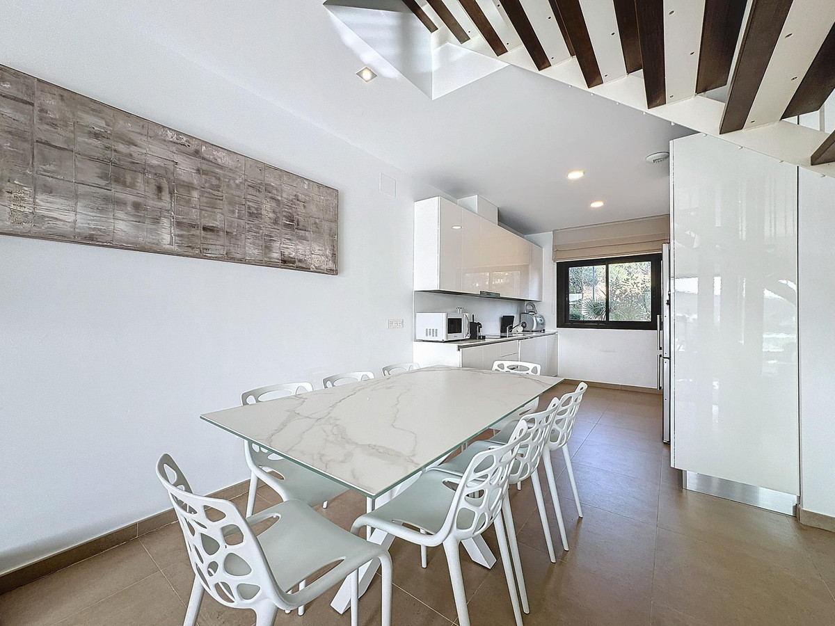Huis te koop in Manilva | 4 slaapkamers H5027182