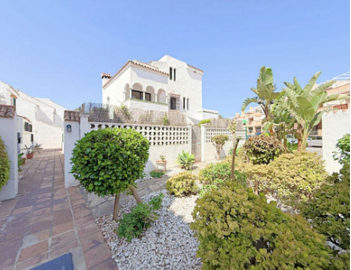 Huis te koop in Manilva | 4 slaapkamers H5057782