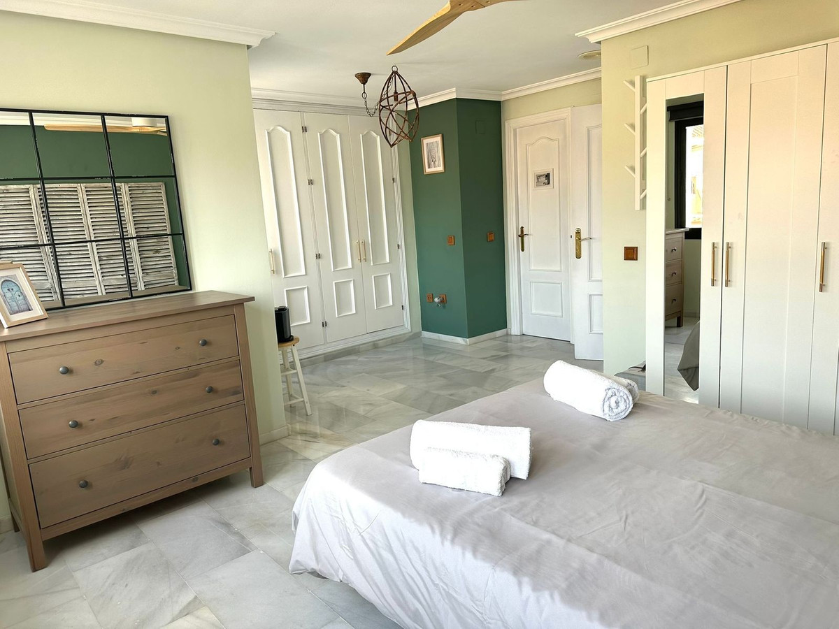 Huis te koop in Manilva | 4 slaapkamers H5057782