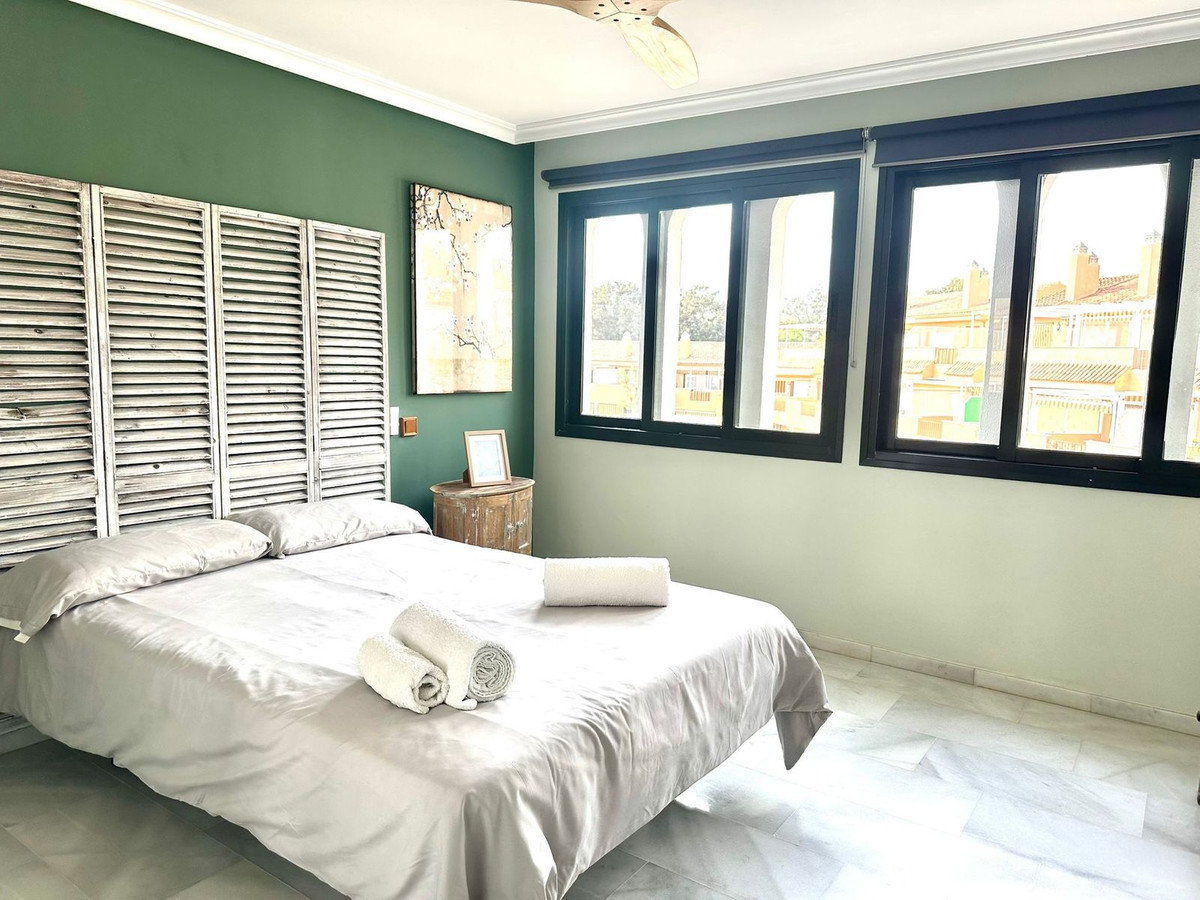Huis te koop in Manilva | 4 slaapkamers H5057782
