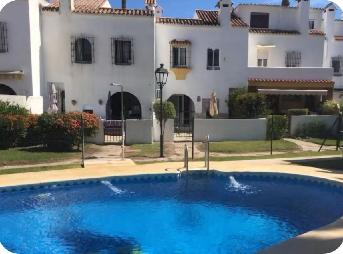 Huis te koop in Manilva | 4 slaapkamers H5057782