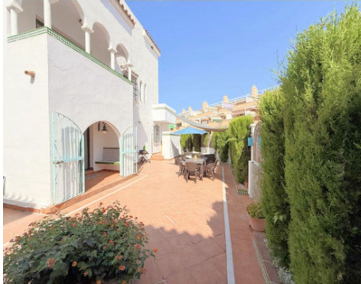 Huis te koop in Manilva | 4 slaapkamers H5057782